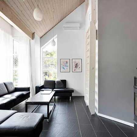 Beautiful On A Scenic Plot * Nexo