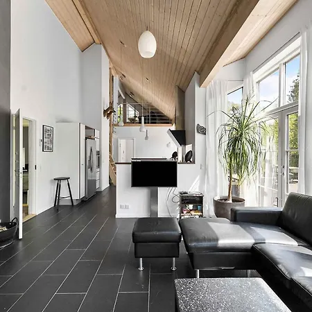 Beautiful On A Scenic Plot Holiday home *