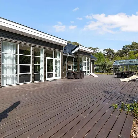 度假居 Beautiful On A Scenic Plot *