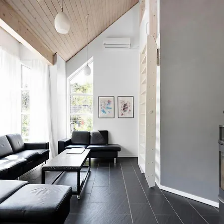 Beautiful On A Scenic Plot Holiday home *